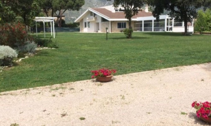 Latina Lido Apartment | Artemide Resort, villa al mare con vasca idromassaggio