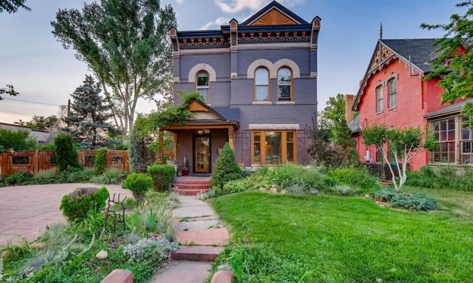 Whittier House | Artsy Victorian I Near RINO I Downtown
