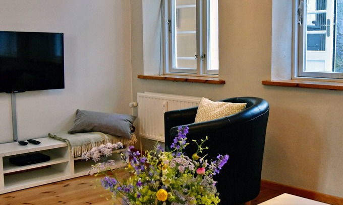 Flensburg Apartment | At the museum harbor - shower, WLAN, parking space, washing machine, TV