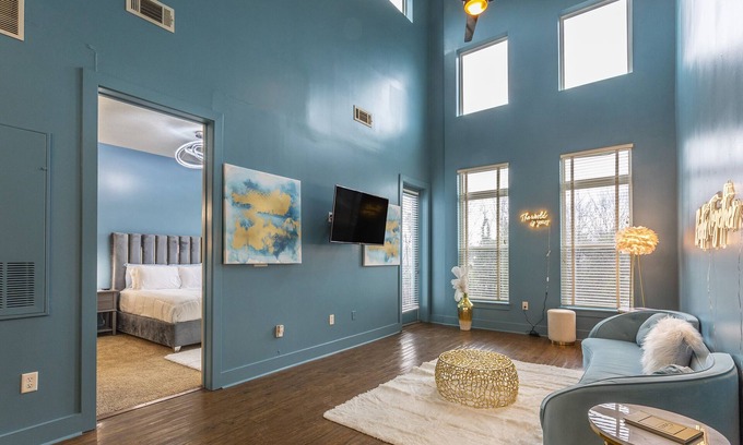 Lindridge-Martin Manor Apartment | Atlanta Modern Luxury Dream Sky Loft w/7 beds