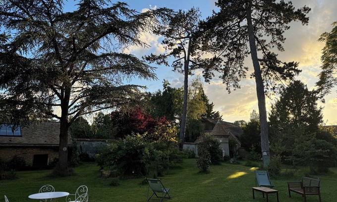 Bercheres-sur-Vesgre House | Attached house in walled garden 60 km from Paris, charming village