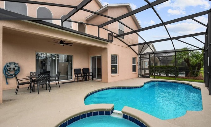 Lake Berkley House | Attention Star Wars fans! Amazing 6 BR pool