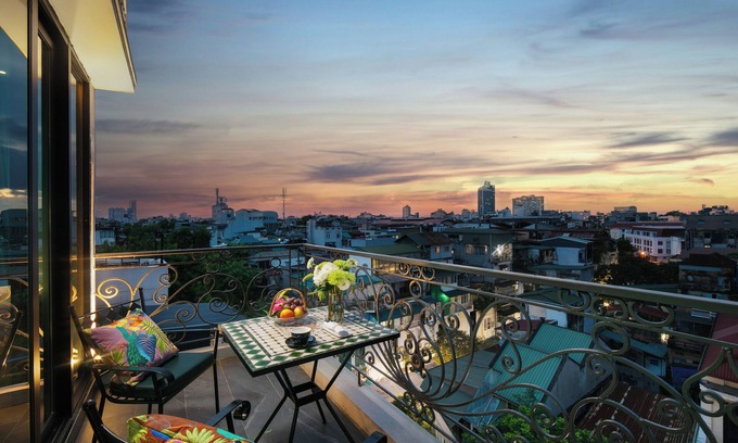 Hang Buom Hotel | Aurora Central Hotel