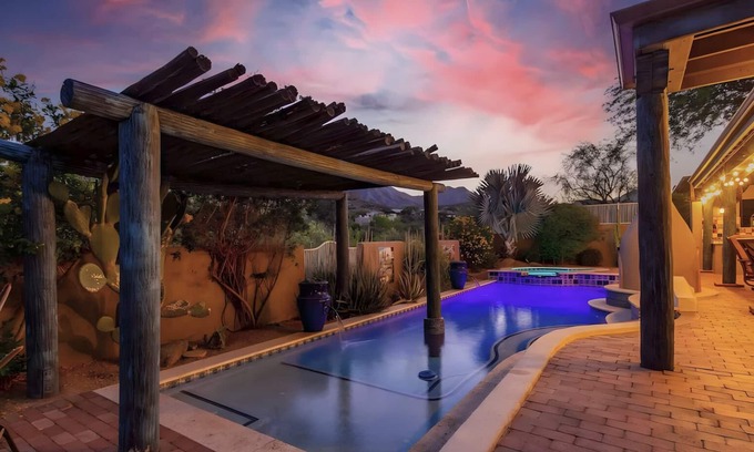 Fountain Hills House | Authentic AZ! Outdoor Paradise with Htd Pool, Spa, Outdoor Kitchen.