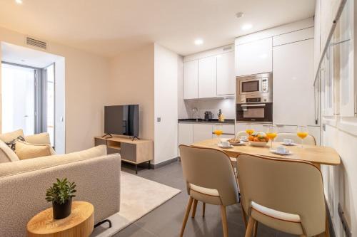 Barrio de La Latina Apartment | Authentic La Latina Getaway Just Steps from Madrid Iconic Rastro Latina Toledo X