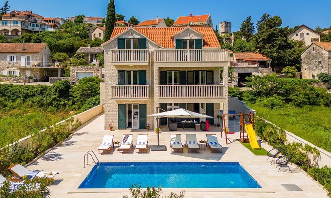 Splitska Villa | Authentic Luxurious Villa Janie