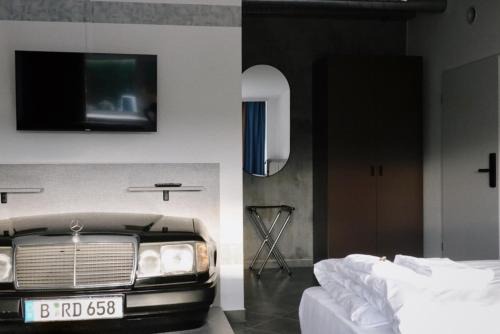 Falkensee Apartment | Autohof by Andrew - Apartments