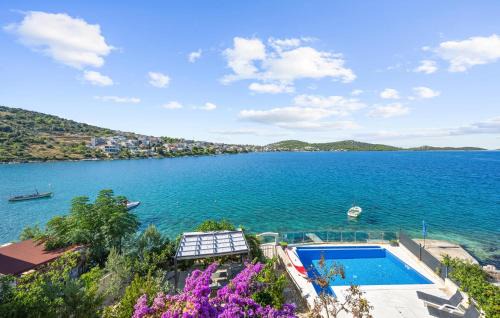 Dvornica House | Awesome Home In Kalebova Luka