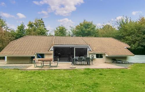 Jegum House | Awesome Home In Oksbøl With Kitchen