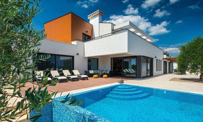 Sveta Katarina House | Awesome home in Pican
