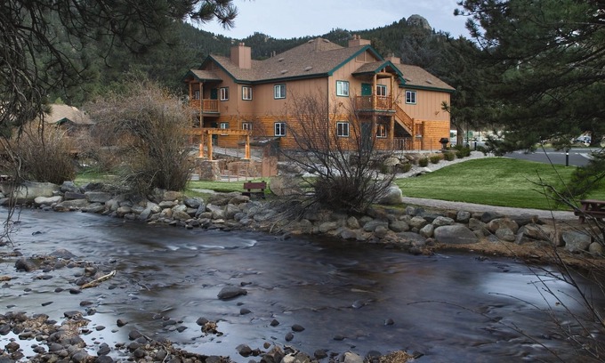 Estes Park Resort | Awesome summers and gorgeous winters!