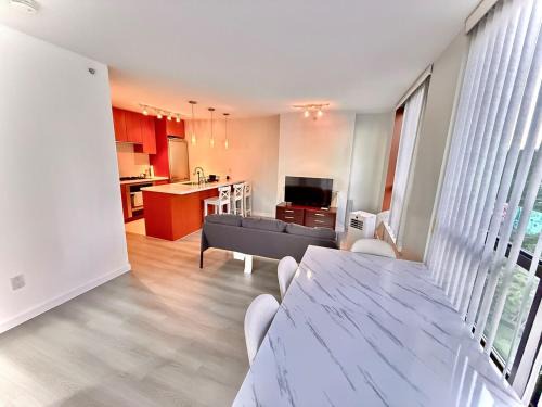 Port Coquitlam Apartment | Axis Peak, Entire Private Guest Suite