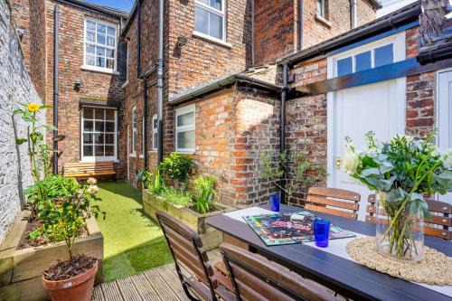 York House | Aycliffe Cottage