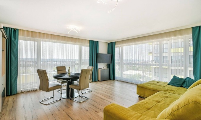 Varna Apartment | Azure View–2BR Luxury Apartment - free parking