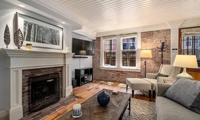 Back Bay West Apartment | Back Bay "Nantucket" Pied-à-terre Off Newbury St