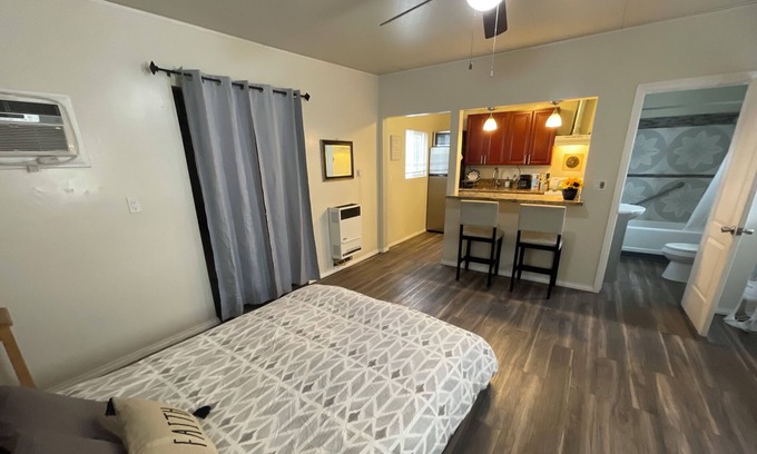 Chatsworth Apartment | Back guest house