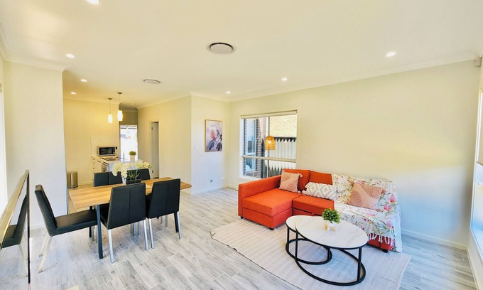 Bardia House | Badia& 5B3B Home for 12 wifi & Free Parking