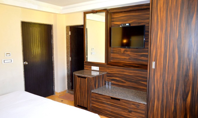 Saunta Vaddo Hotel | BAGA RESIDENCY