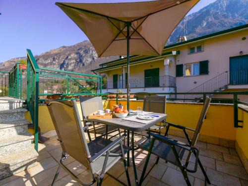 Lierna Apartment | Balcony Lake View Apartment