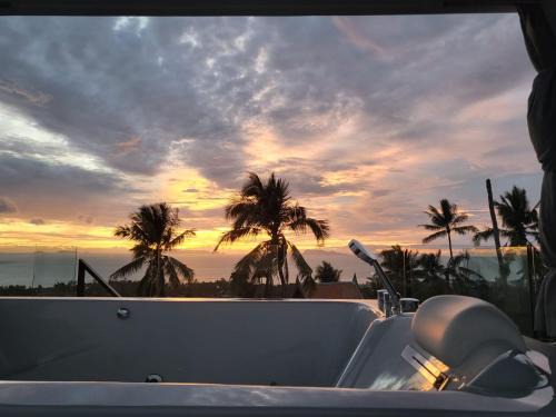 Na Thon House | Balcony on the sea