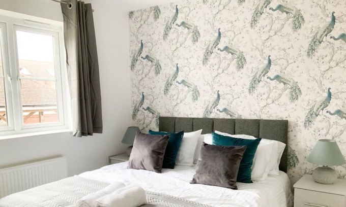 Andover House | Barley house - Great 3 bedroom house in Andover with free parking.