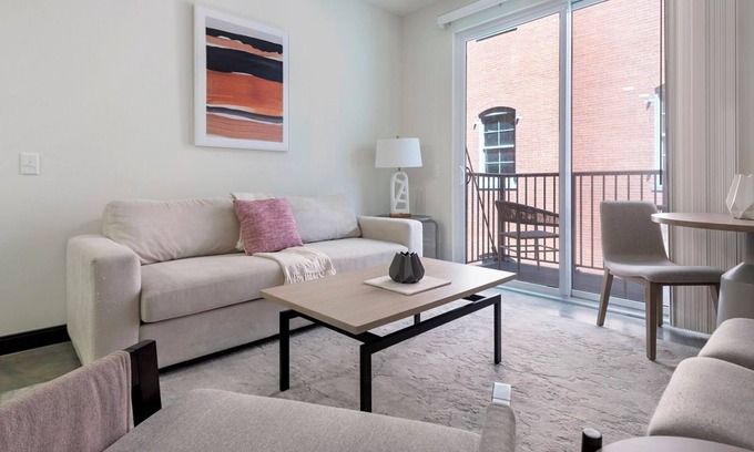 DeBaliviere Place Apartment | Barsala l 1BD Located in Central West End