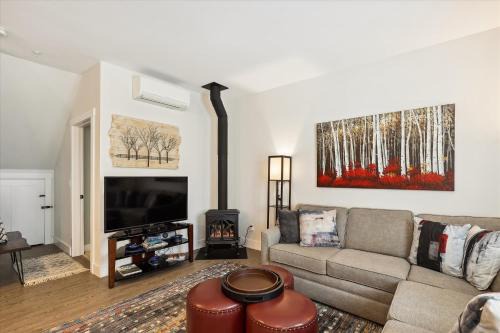 Stowe Area House | Base Camp at Village Walk E