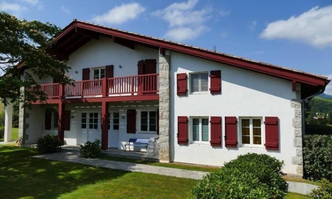 Louhossoa Apartment | BaskoParadis - Donkeys - Terrace - Bed 160 - Peace and quiet