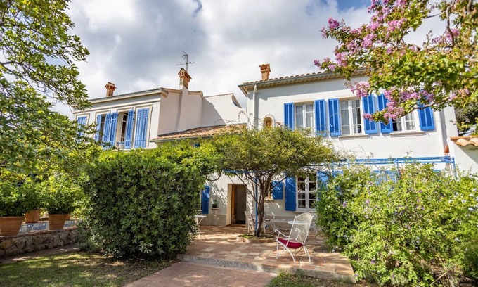 Le Pradet Ski Chalet | BASTIDE FAMILIALE, PROCHE DE LA MER, BEAU EXTÉRIEUR