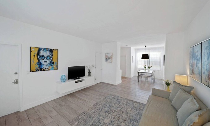 Miami Beach Apartment | Bay apt 3 · Cozy 2 Bedroom in the heart of South Beach & WiFi.