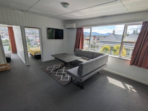 Glebe Apartment | Bayley 1 - Walk to city from 2 bedroom apartment with city and mountain views