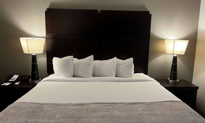 College Station Hotel | Baymont by Wyndham College Station
