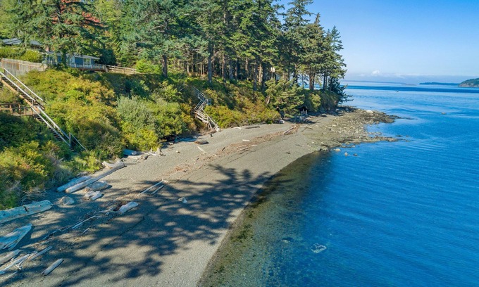Friday Harbor House | Beach Access! Near Roche Harbor (LBR)