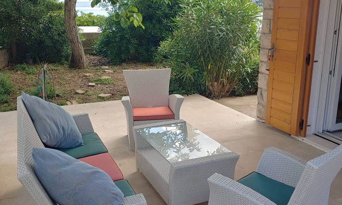 Stomorska Apartment | Beach Apartments Šolta - Studio Apartment with Sea View 2