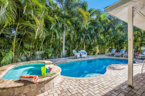 Holmes Beach House | Beach Cottage