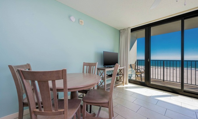 Gulf Shores Condo | BEACH Front Hotels! Phoenix All Suites! Full Kitchen