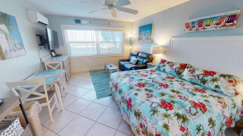 Madeira Beach Apartment | Beach Front Views - Hotel Unit - Surf Song #256