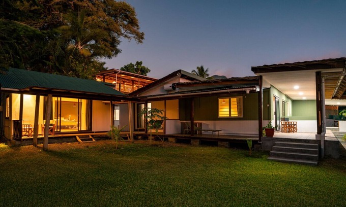 Mare Anglaise House | Beach House Beau Vallon