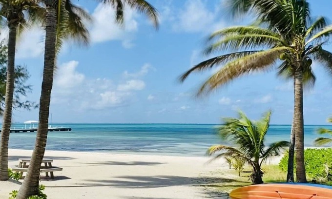 Rum Point Apartment | Beach Living at the Retreat