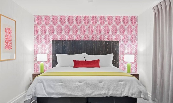Ash Apartment | Beach Nest 1, Stylish Condo 2Min Walk to Beach