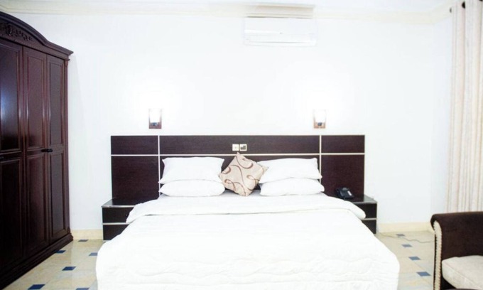 Littoral Department Apartment | Beach Sand Hotel & Resort, Cotonou Deluxe King Room