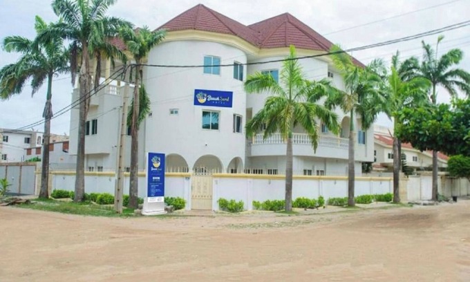 Littoral Department Apartment | Beach Sand Hotel & Resort, Cotonou Standard King Room 8