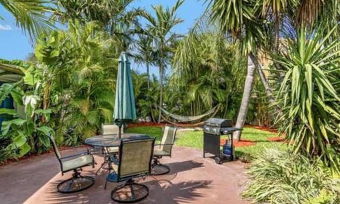 Singer Island Apartment | Beach Unit 2