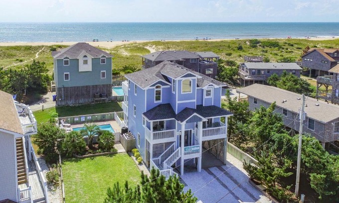 Avon House | Beachcomber's Treasure 946