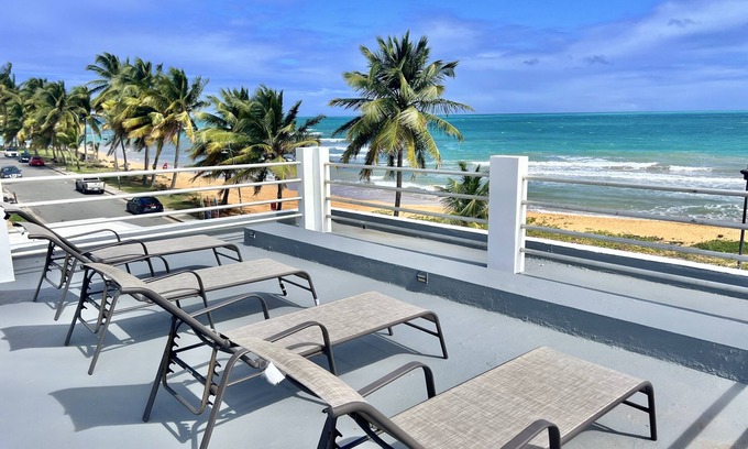 Vilomar House | Beachfront 5br/4ba house w/roof top terrace & Swimming Pool
