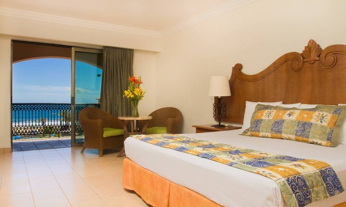 Zona Hotelera Resort | Beachfront all-inclusive luxury resort