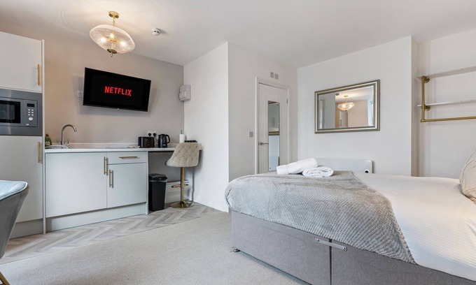 Redcar Hotel | Beachfront Aparthotel, Deluxe Apartment with free parking #3