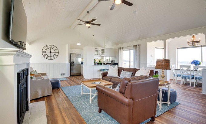 Bandon House | Beachfront Bandon Vacation Rental w/Ocean View!