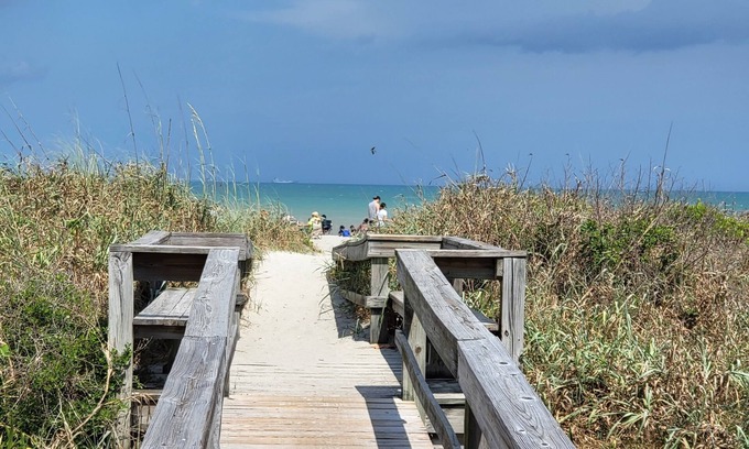 Avon By The Sea House | Beachfront Condo for Family Stay with Heated Pool, 2BD/2BA (2025 Jan-Mar msg me)