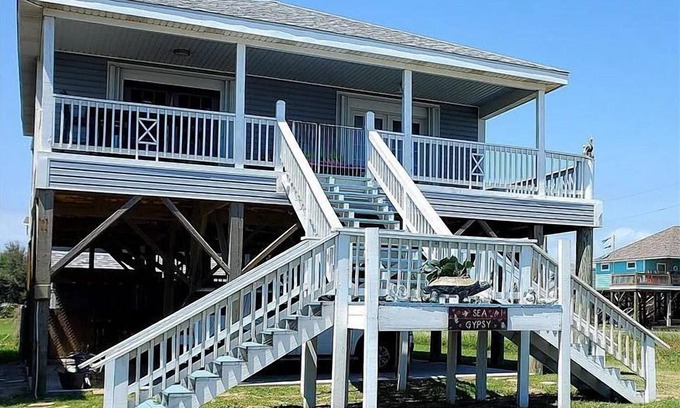 Lakeview Jefferson County Cottage | Beachfront Cottage